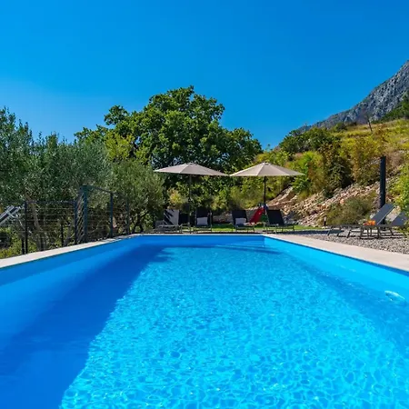 Villa Mountain *